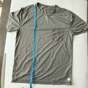 EUC Vuori Pinto Performance Workout Tee Short t shirt size large l mens